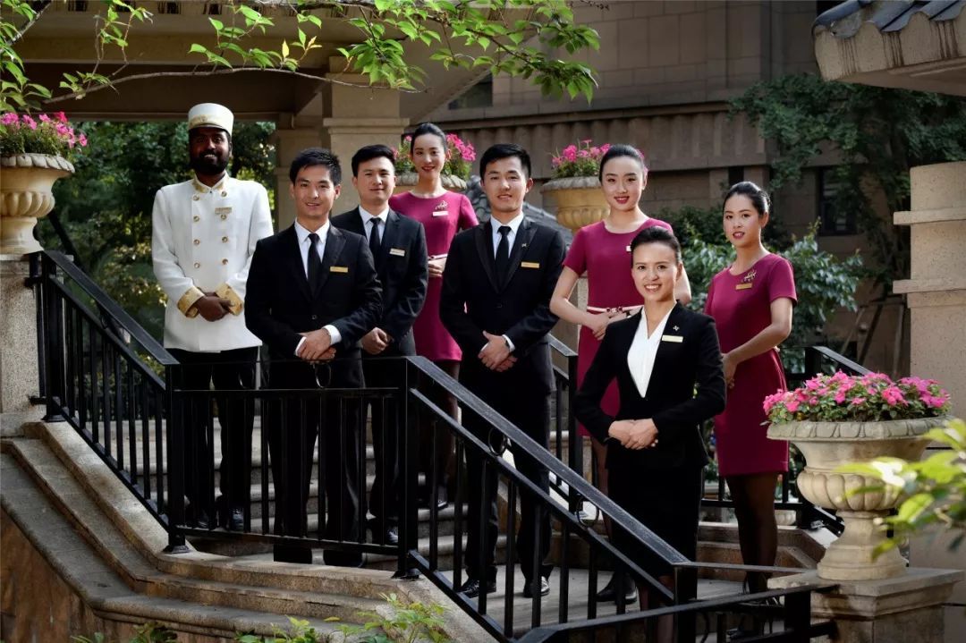 藍光進化論 以“兩只手”卡位現代服務業，搶灘萬億級物業管理藍海